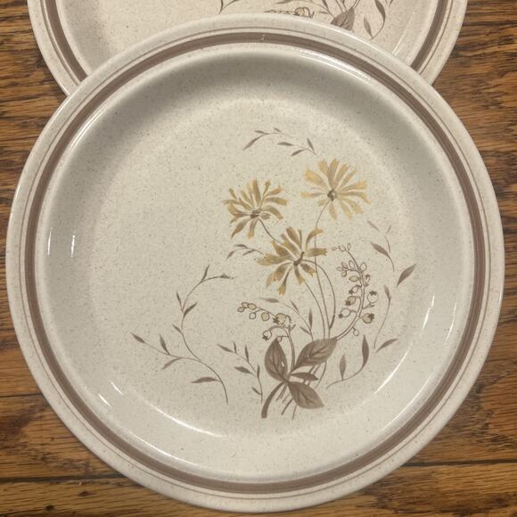 TWO Royal Doulton Sandsprite LS1013 Salad Plates Lambethware Made in England EX! - Picture 3 of 6